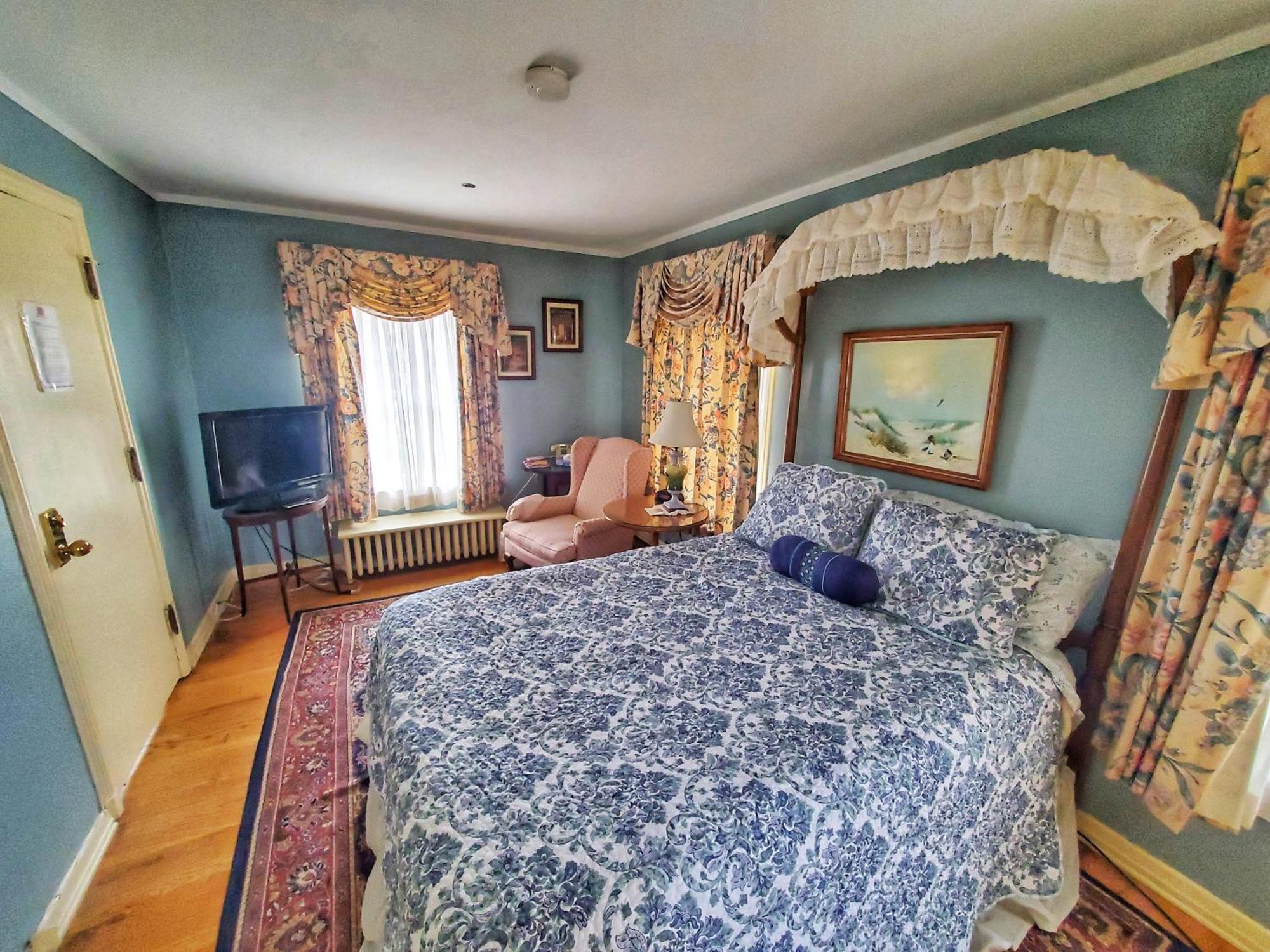 Montague Inn Bed & Breakfast Saginaw Exterior photo