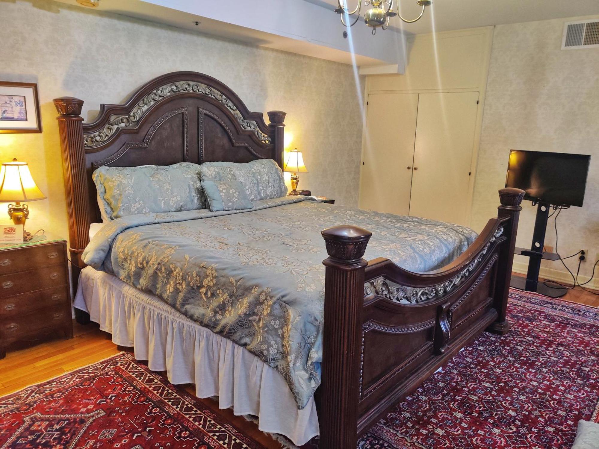 Montague Inn Bed & Breakfast Saginaw Exterior photo